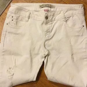 Zara TRF Premium Wash distressed white jeans size 10. Excellent condition.